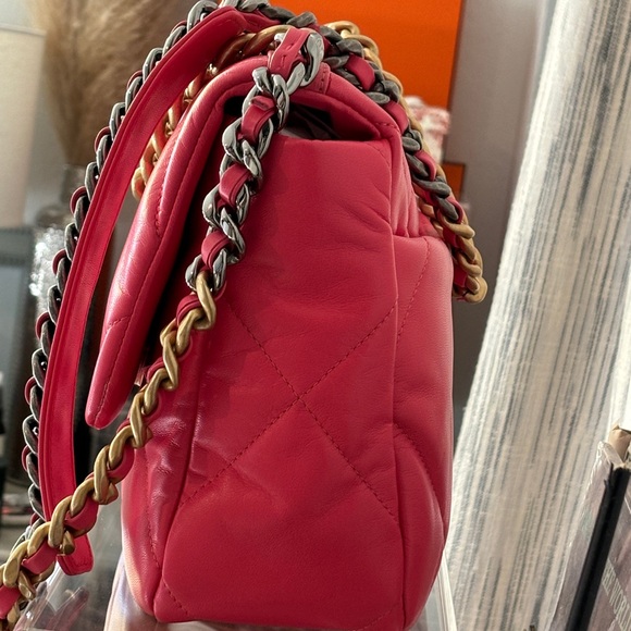 AUTHENTIC CHANEL 19, Large - Dark Rose - Picture 4 of 17